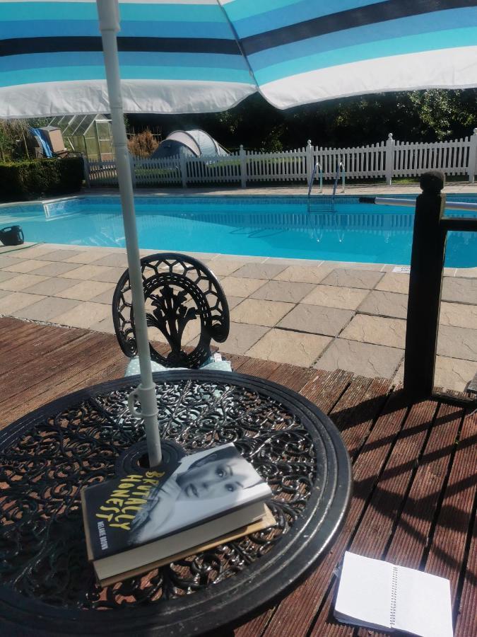 Captivating Isolde Cottage With Pool Near St Ives Camborne Exteriör bild